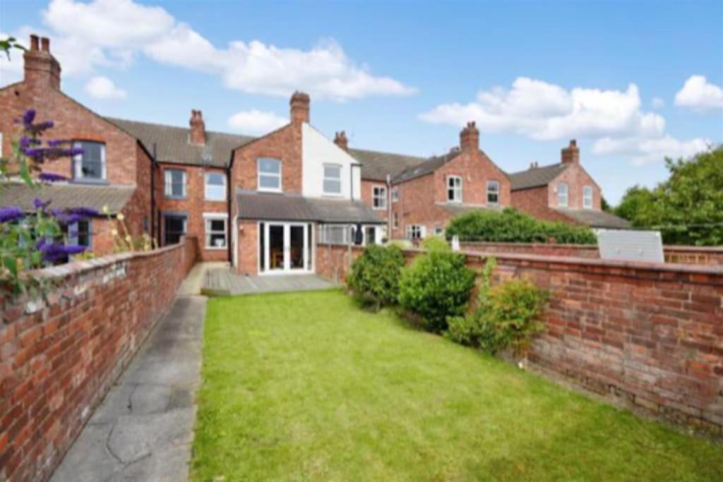 Spacious Victorian Townhouse With Cathedral Views Lincoln Kültér fotó
